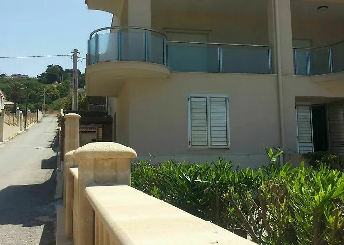 בית נופש Riva San Marco שאקה